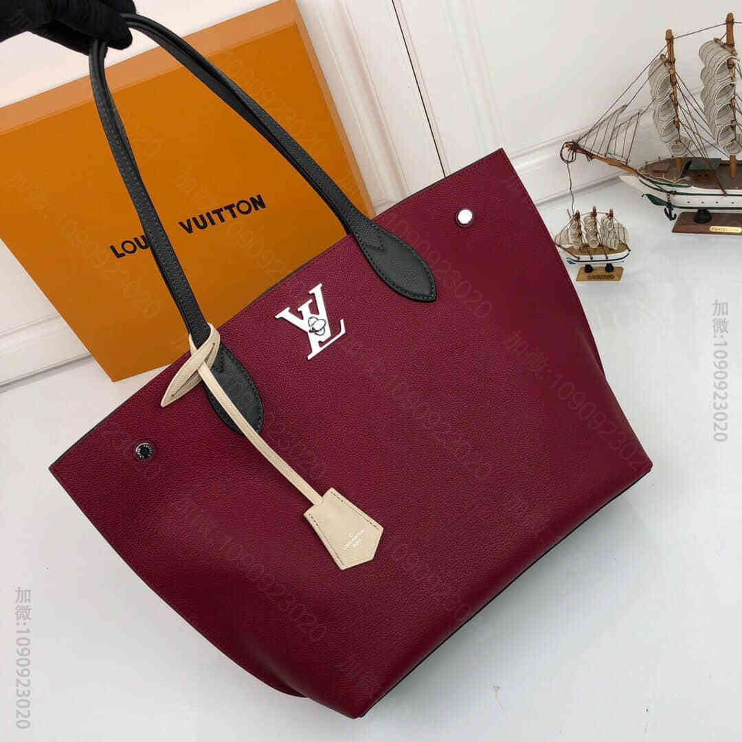 LV/路易威登 LOCKME手袋 M52409