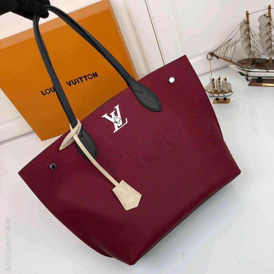 LV/路易威登 LOCKME手袋 M52409