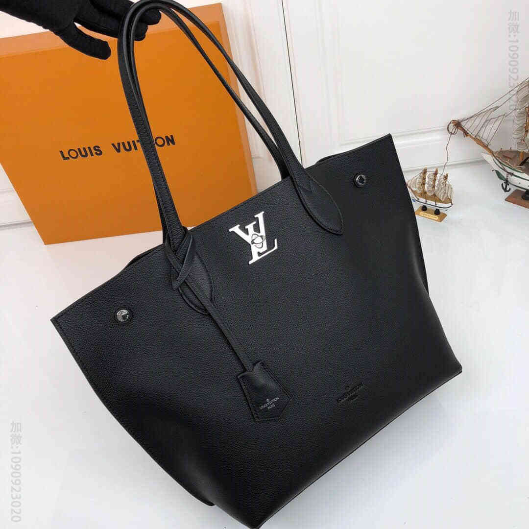 LV/路易威登 LOCKME手袋 M52409