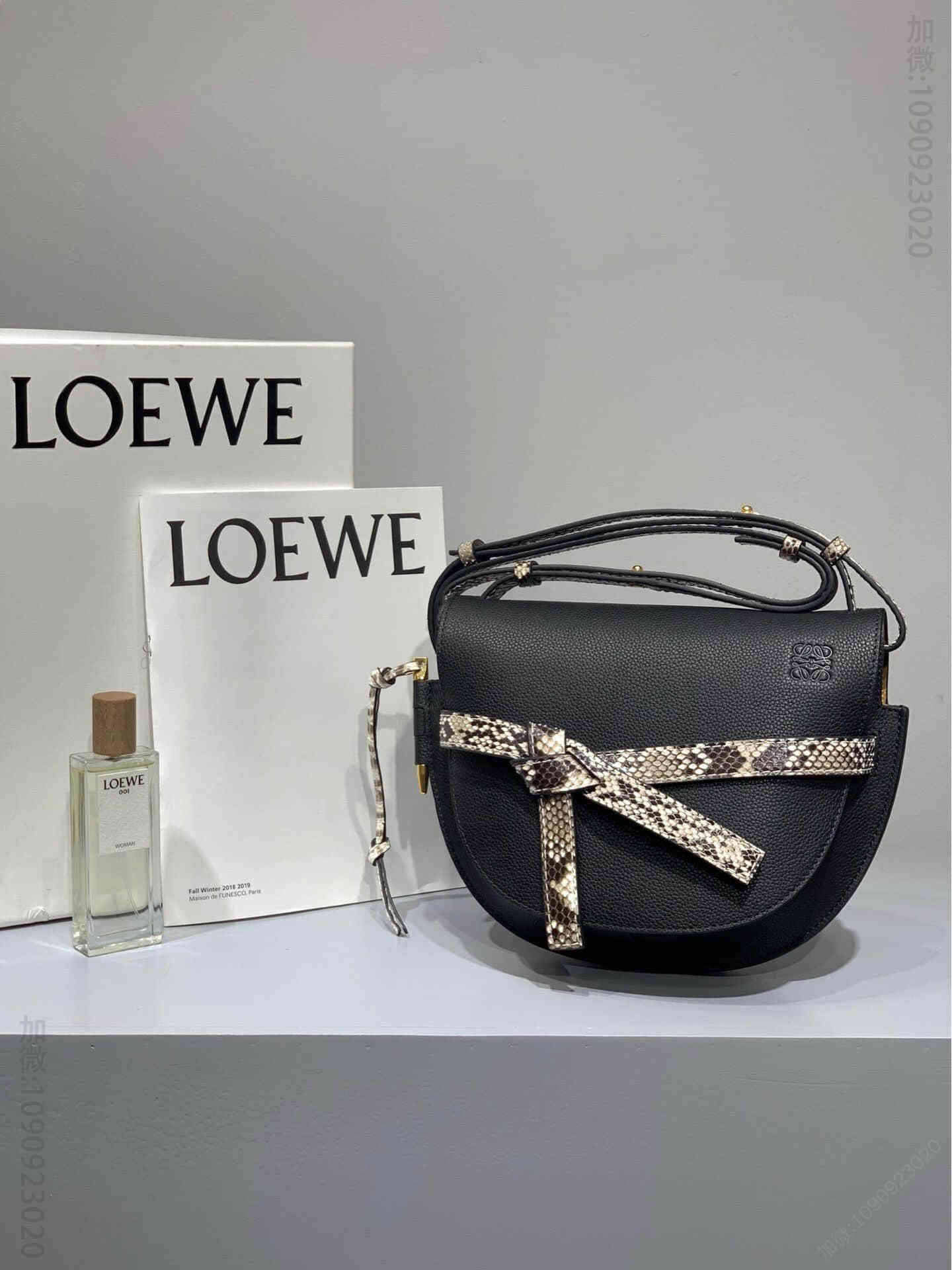 Loewe/罗意威 蛇皮Gate马鞍包
