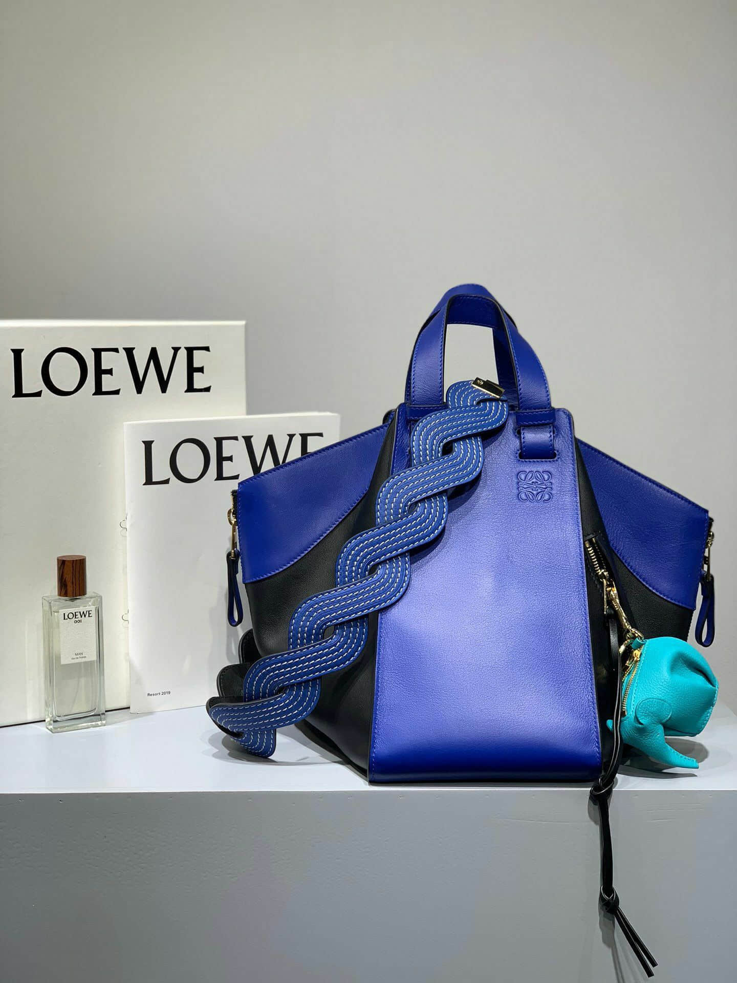 Loewe/罗意威 电光蓝拼 Hammock bag大号吊床包