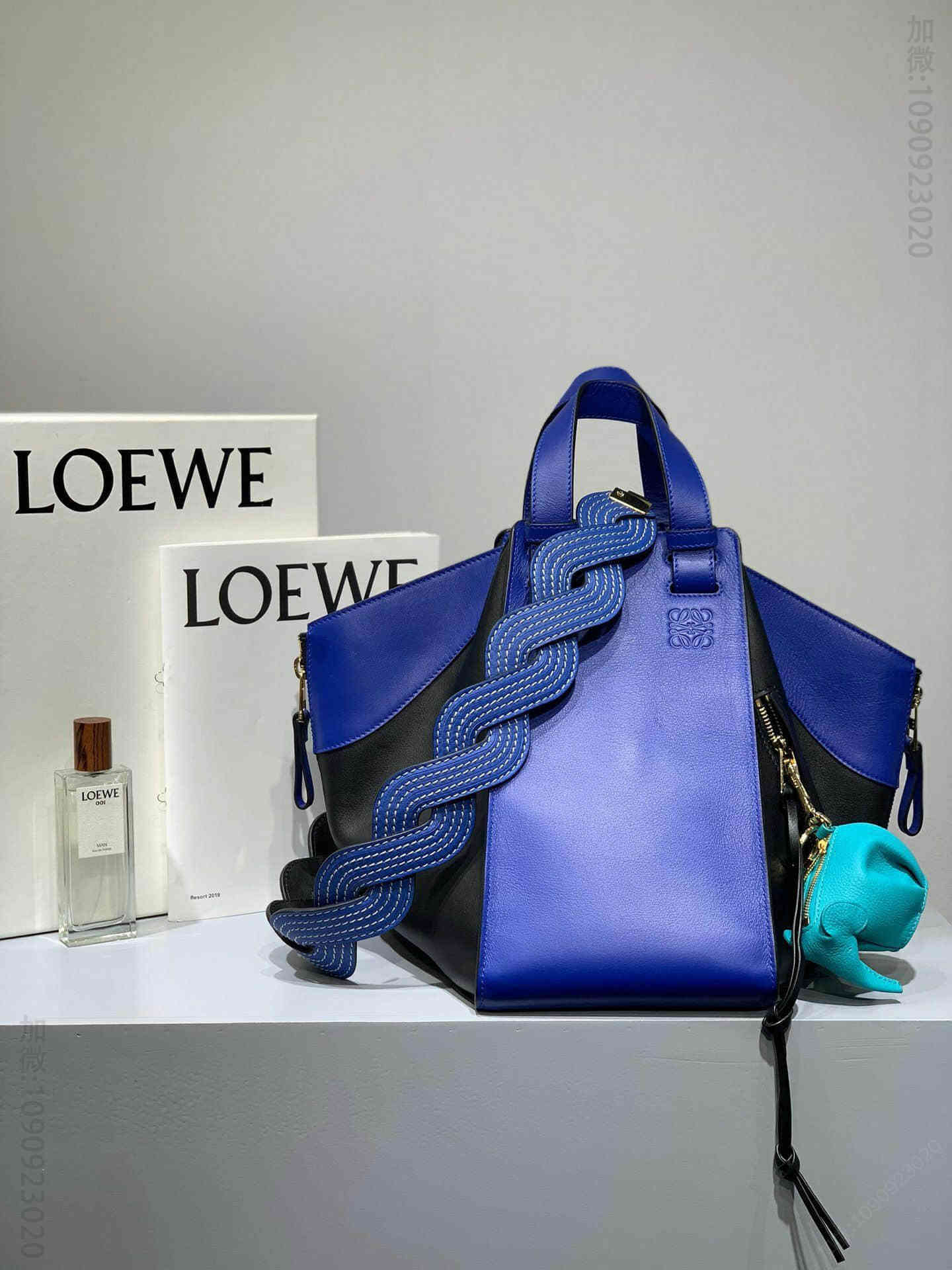 Loewe/罗意威 电光蓝拼 Hammock bag大号吊床包