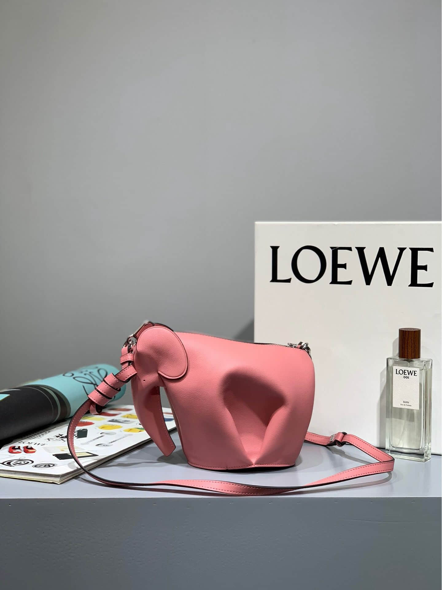 高仿罗意威单肩包 罗意威单肩包 Loewe/罗意威 粉色小象包 