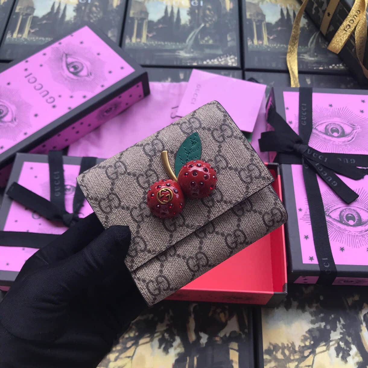 Gucci古驰/『樱桃』系列新款Garden纪念品钱包 476053PVC红