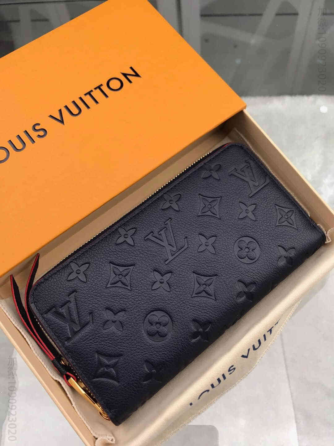 LV M62121