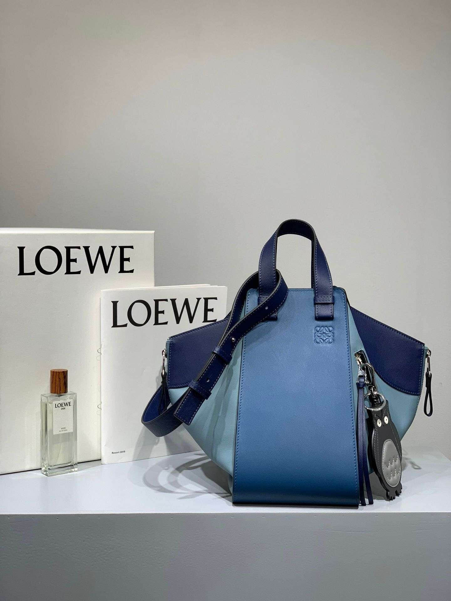 Loewe/罗意威 学院蓝拼 Hammock bag中号吊床包