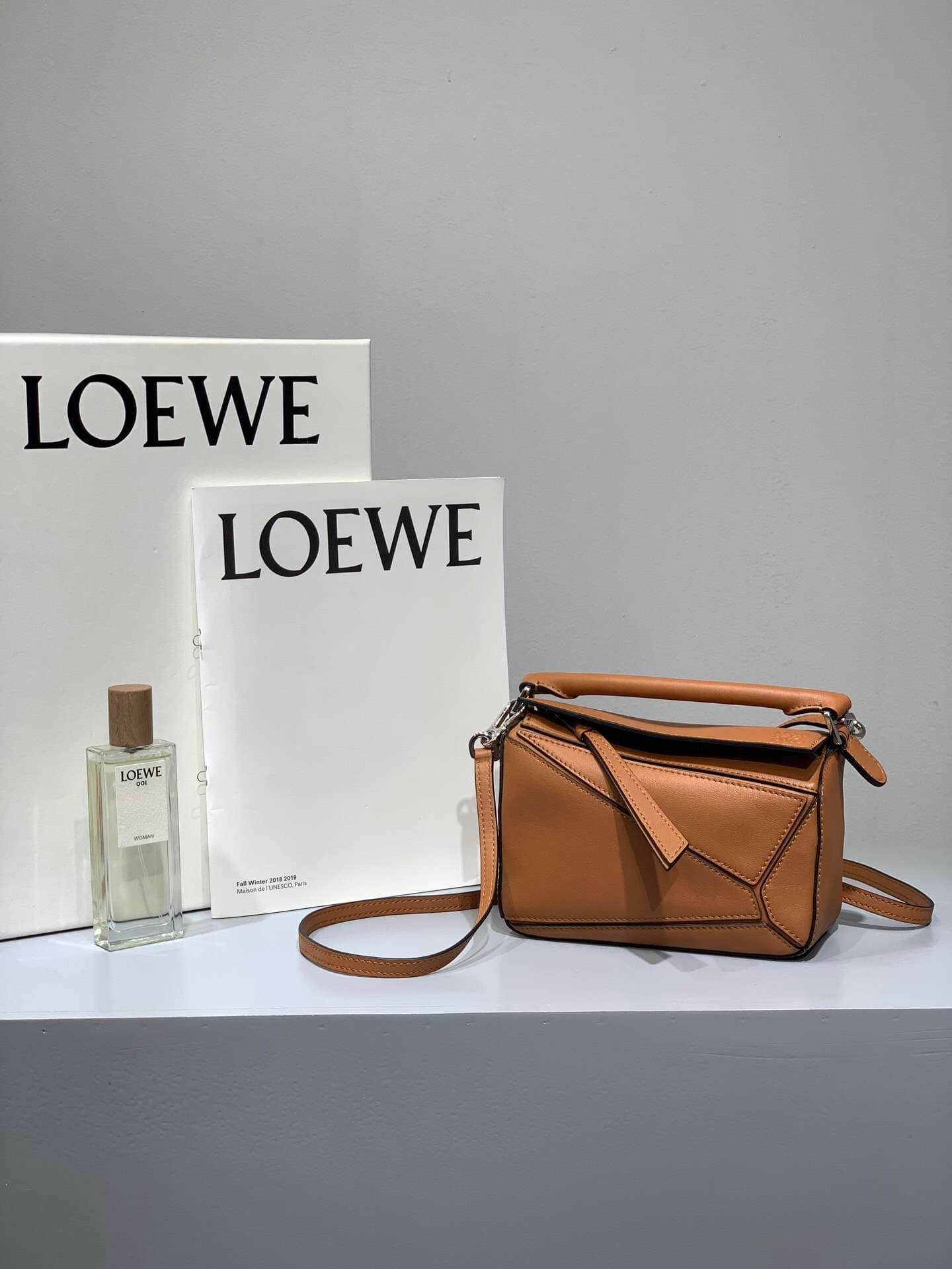 Loewe/罗意威 焦糖色 迷你Mini Puzzle几何包（18cm）