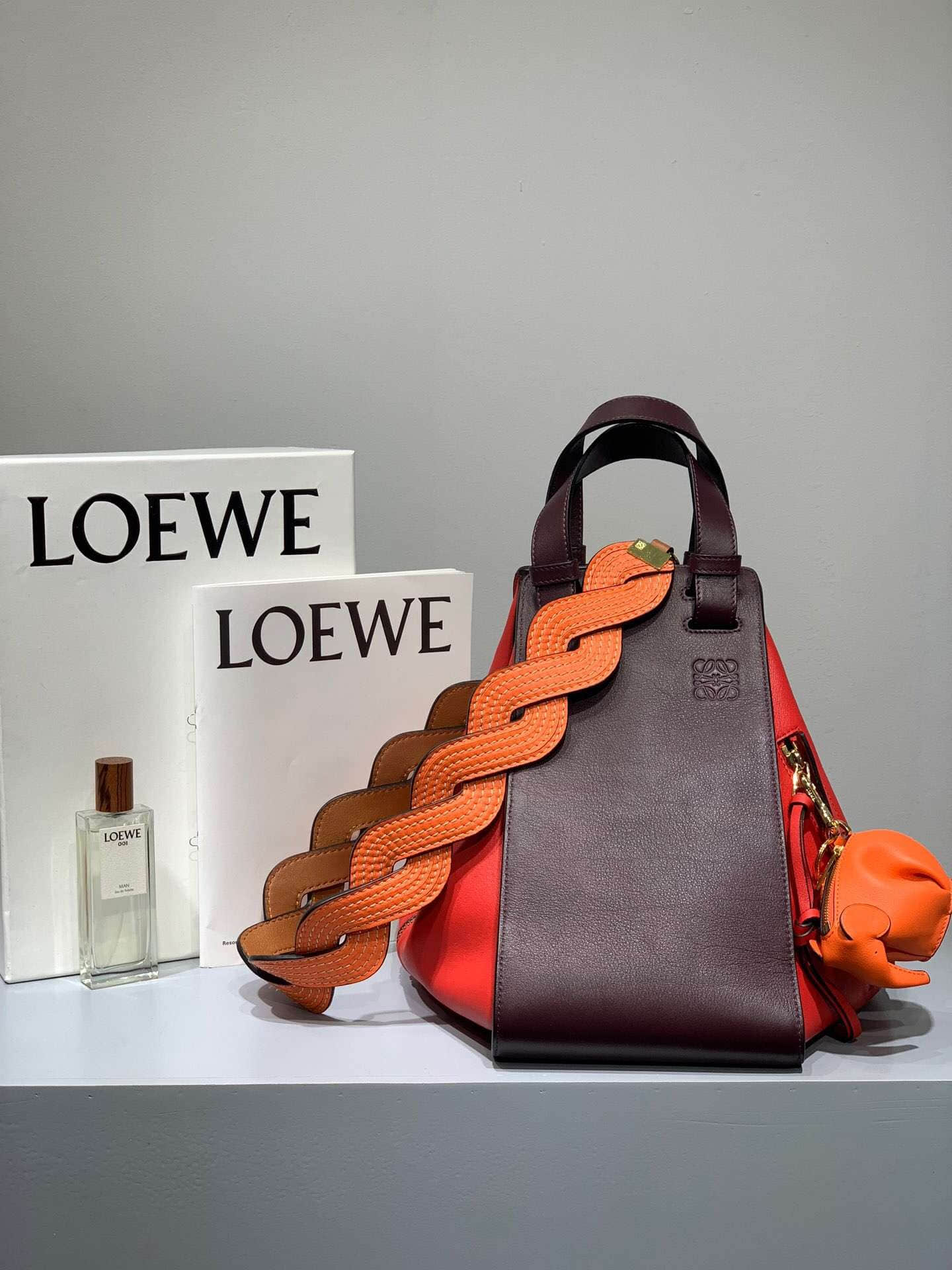 Loewe/罗意威 中国红拼 Hammock bag中号吊床包