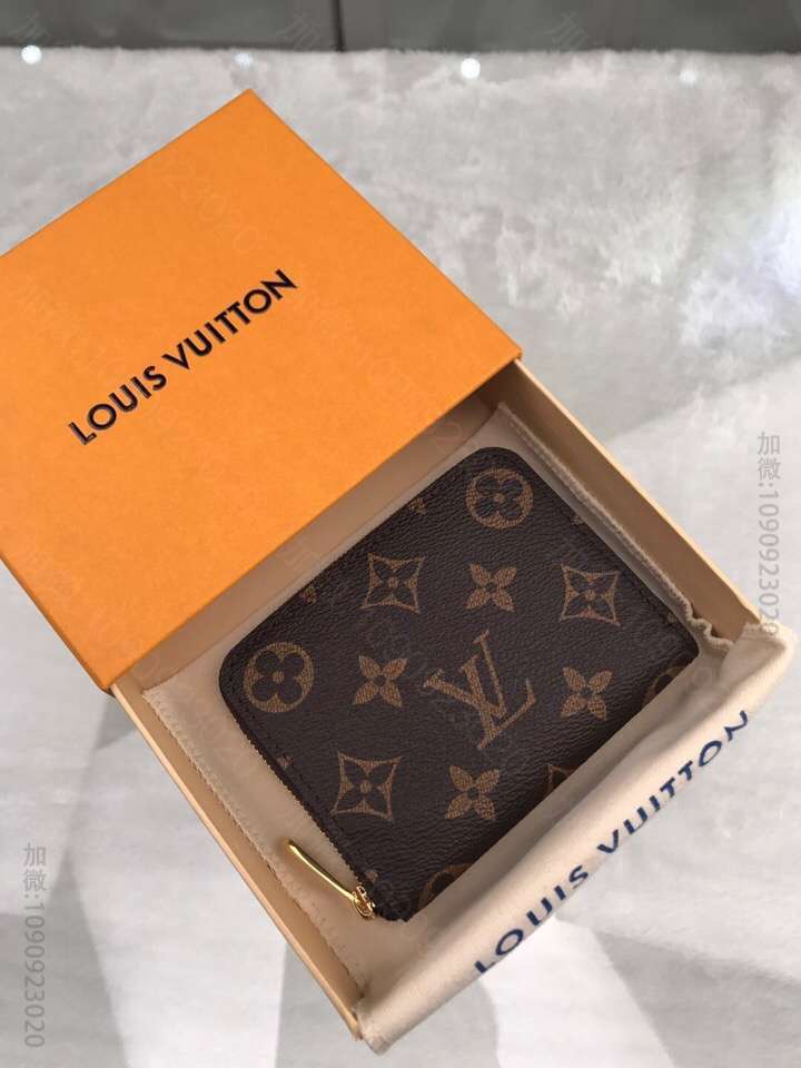 LV M60067 拉链零钱包