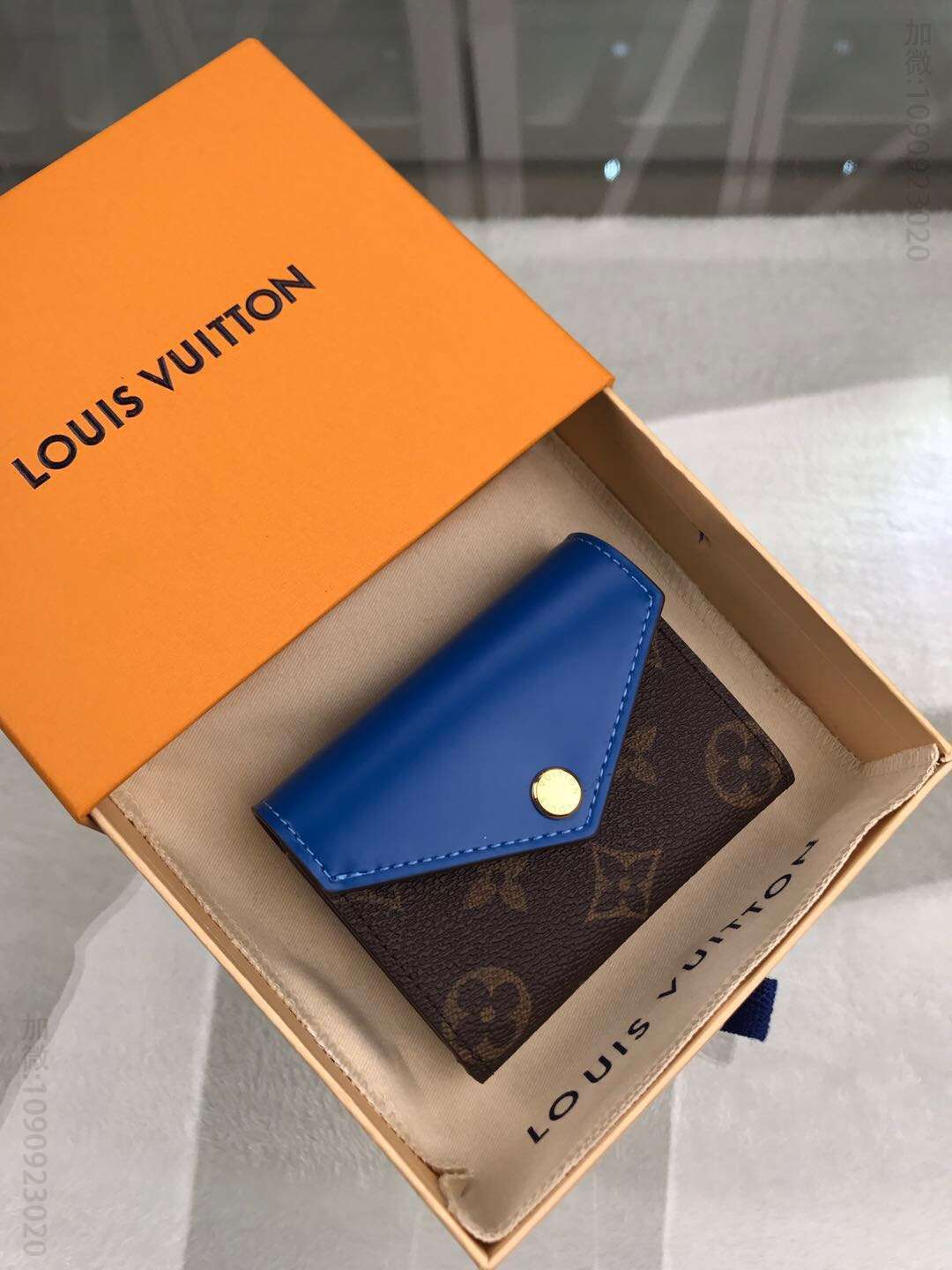 LV Zoe钱夹 M63881