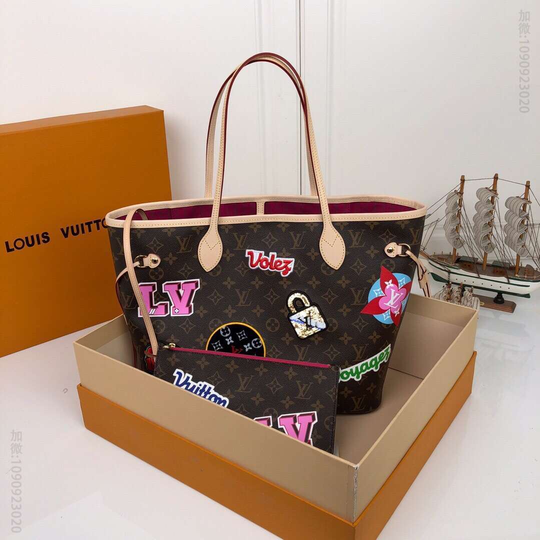 LV 18年七夕限量款徽章贴饰Neverfull中号购物袋 M43988