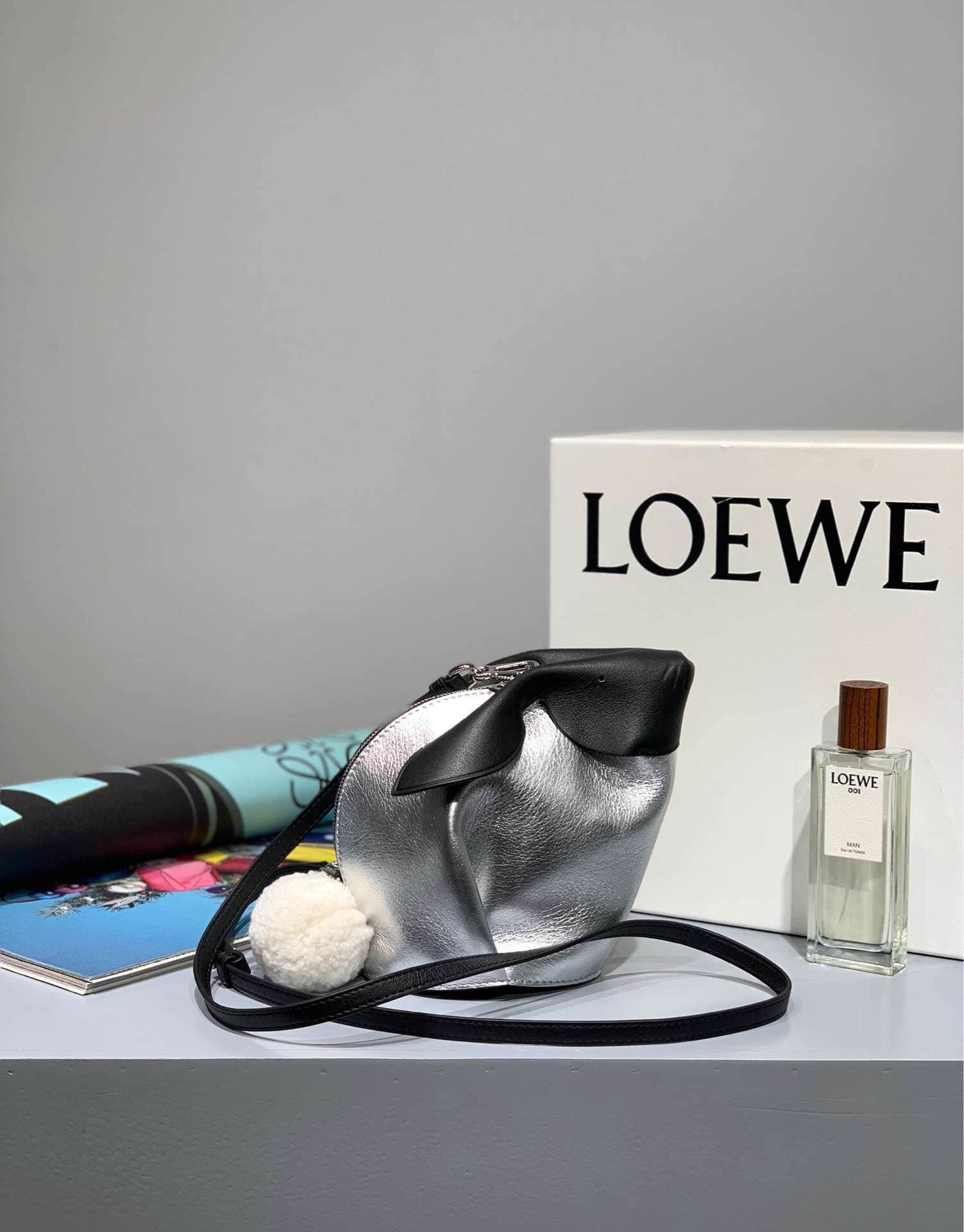 Loewe/罗意威 黑白配 Bunny兔子包