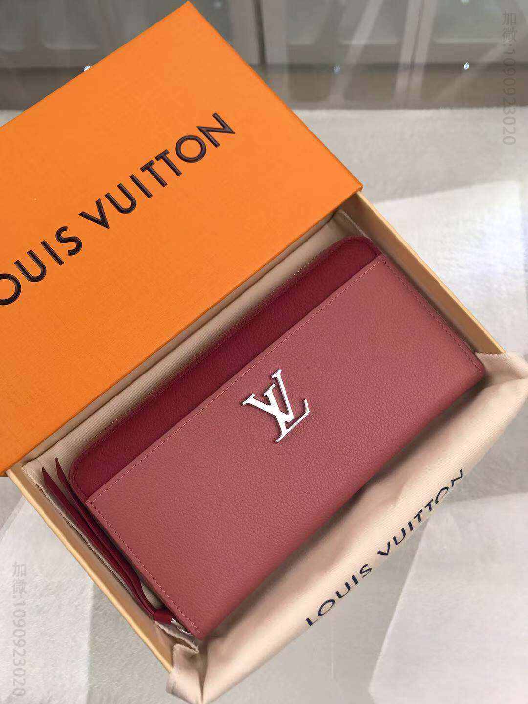LV Zippy Lockme钱夹 M62949