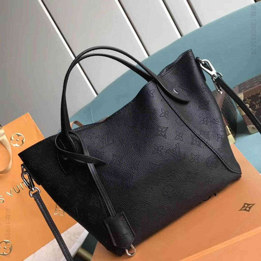 LV M54353 黑色 HINA 小号手袋