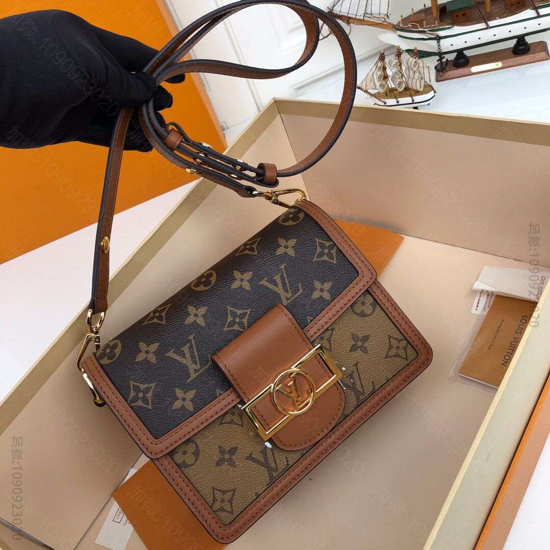 LV Mini Dauphine邮差包 M44580