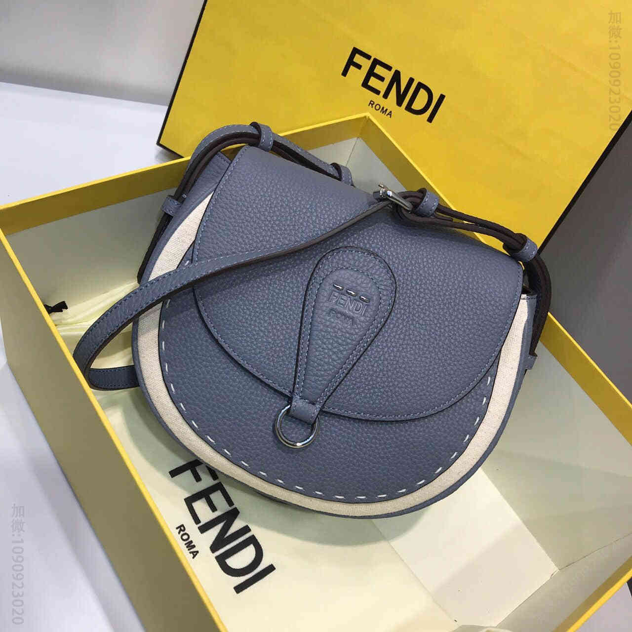 芬迪女包 Fendi/芬迪 LOGO皮马鞍包 芬迪斜跨包 