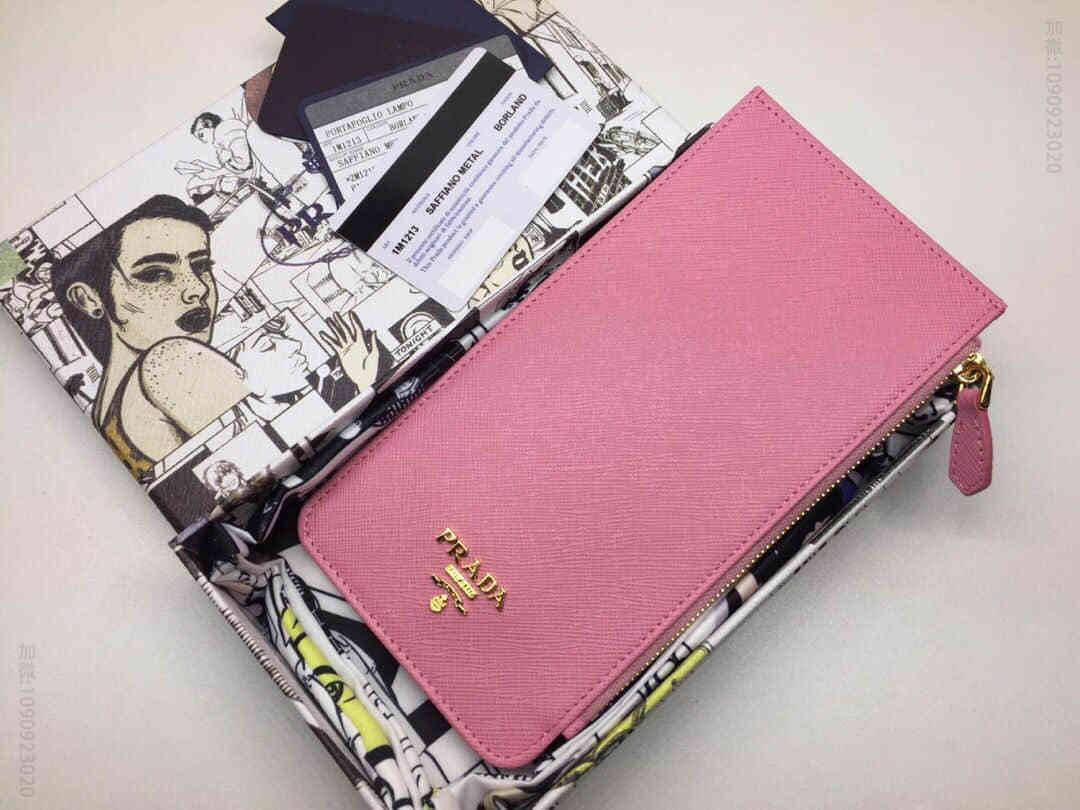 Prada 1M1213 28卡位十字纹牛皮多卡位卡包