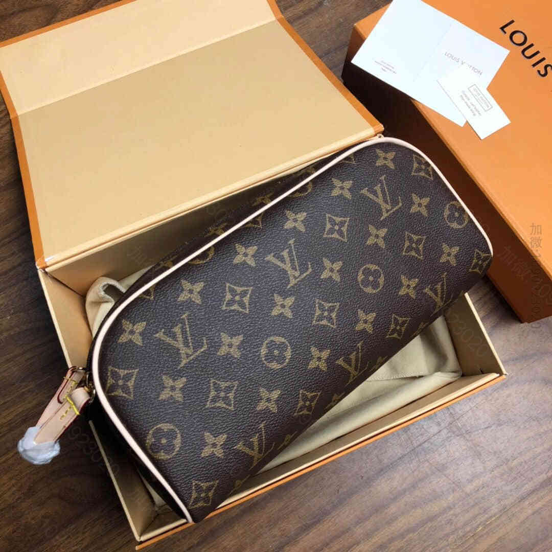 LV M47528 特大号盥洗包