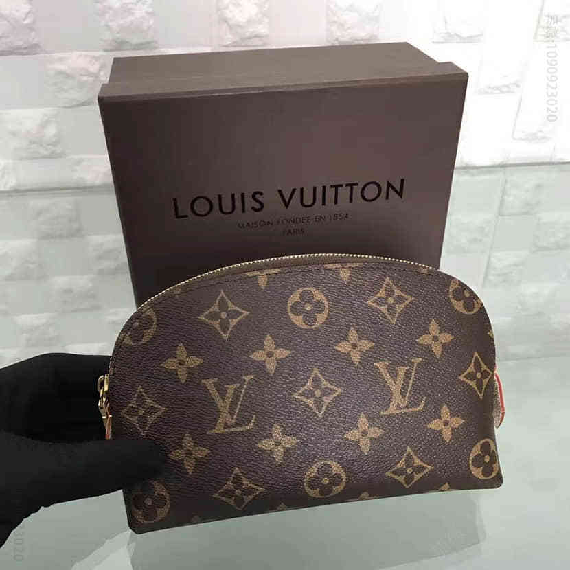 LV 化妆包 LOUIS VUITTON路易威登Monogram 帆布 女士 配件 旅游用品手包M47515
