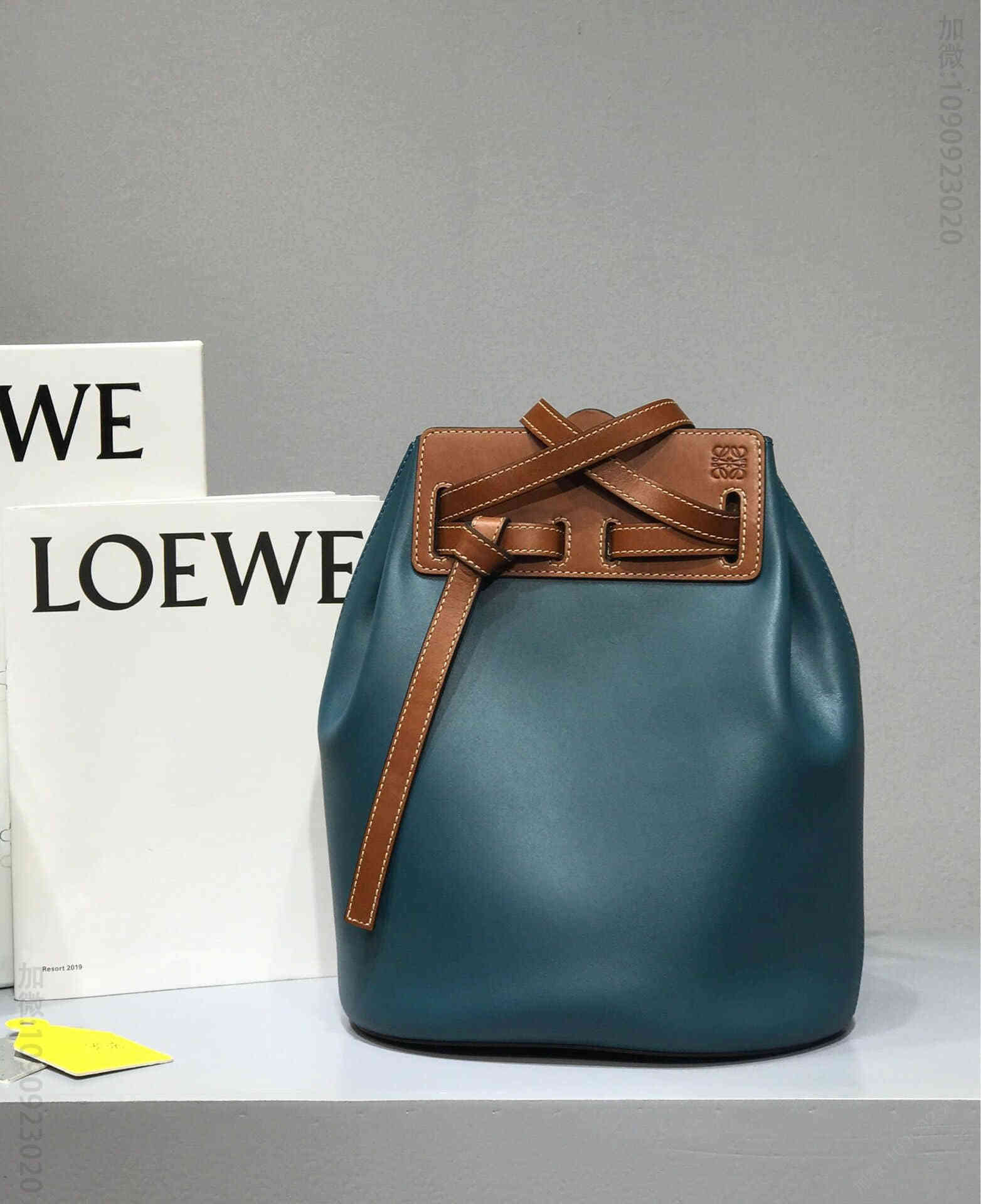 Loewe罗意威 Lazo Bucket 拼色牛皮手提包 单肩包 水桶包