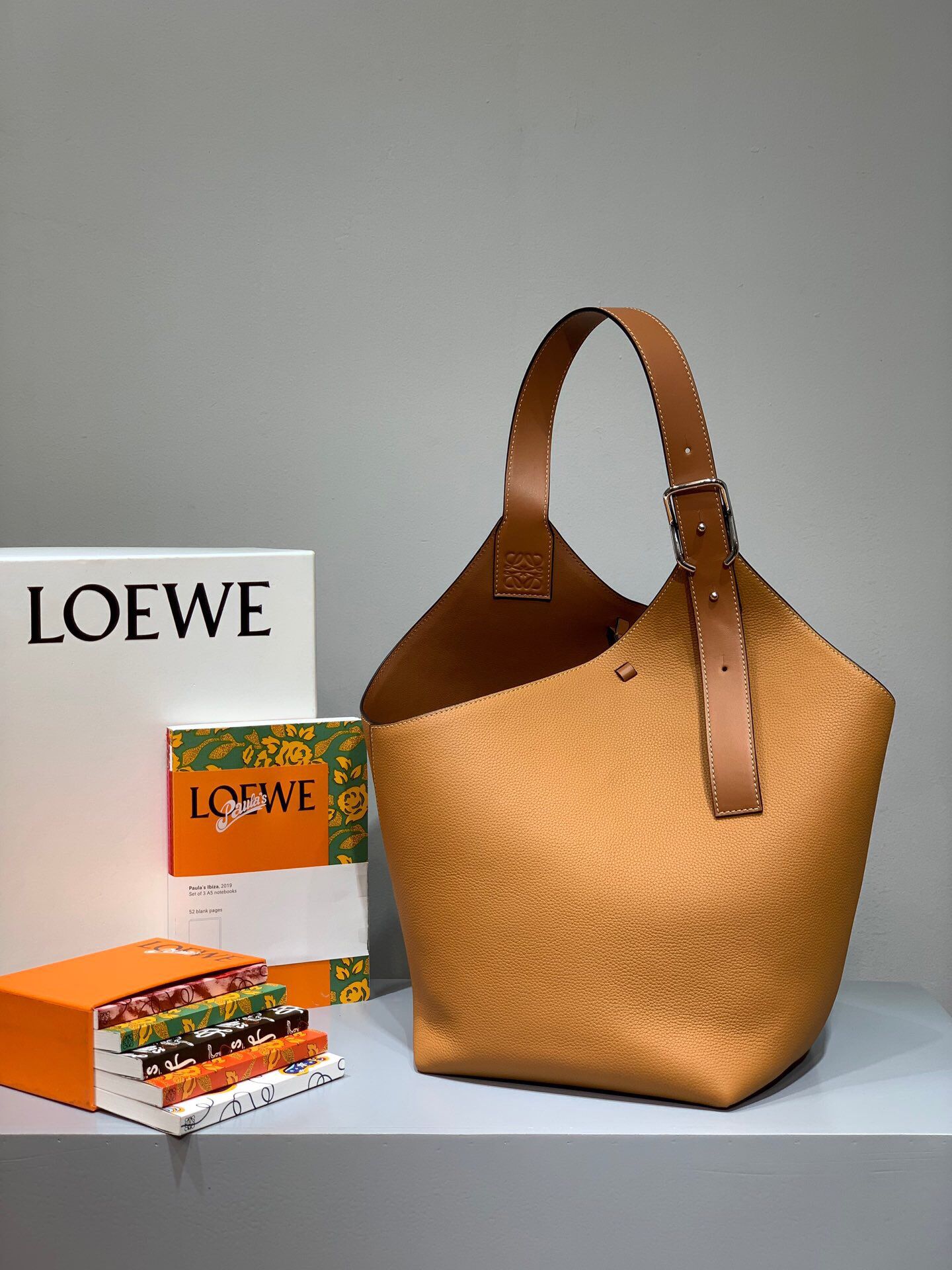 Loewe/罗意威 Balloon Bag棕色 菜篮子水桶包