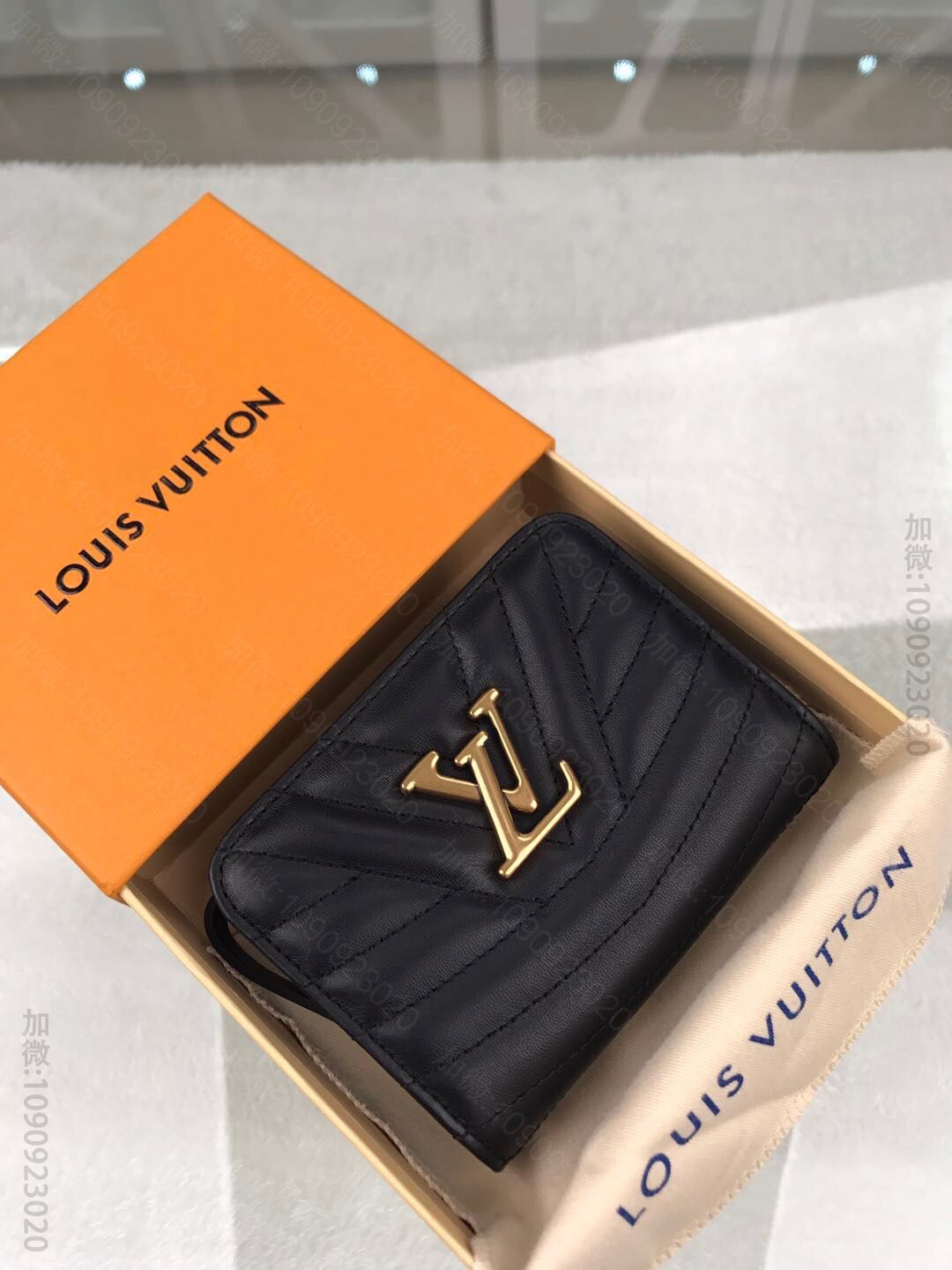 LV M63789 黑色New Wave 拉链钱夹钱包