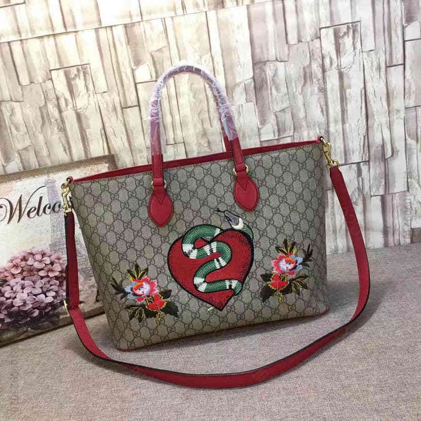 Gucci古驰 限量版柔软GG高级人造革心形、蛇形和花朵贴花刺绣购物袋453...