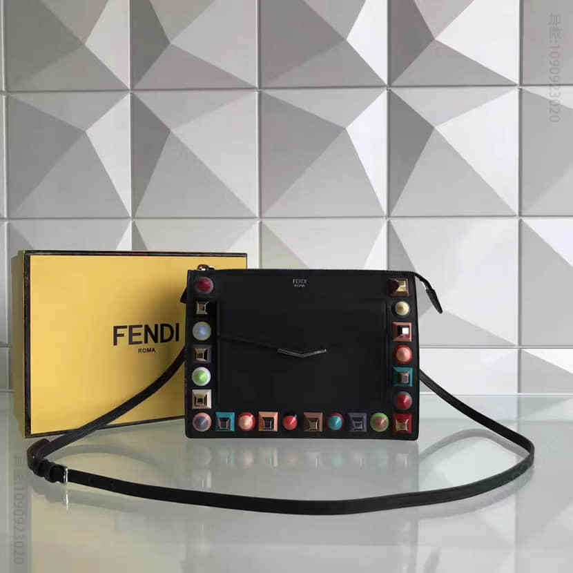 芬迪FENDI 2017春季新款0367#小南非小牛皮彩虹铆钉单肩斜挎包