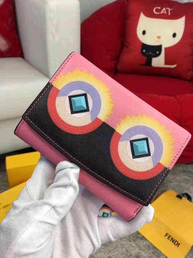 芬迪PORTAFOGLID CRAYONS全新粉色拼黑色小牛皮短款三折翻盖钱包