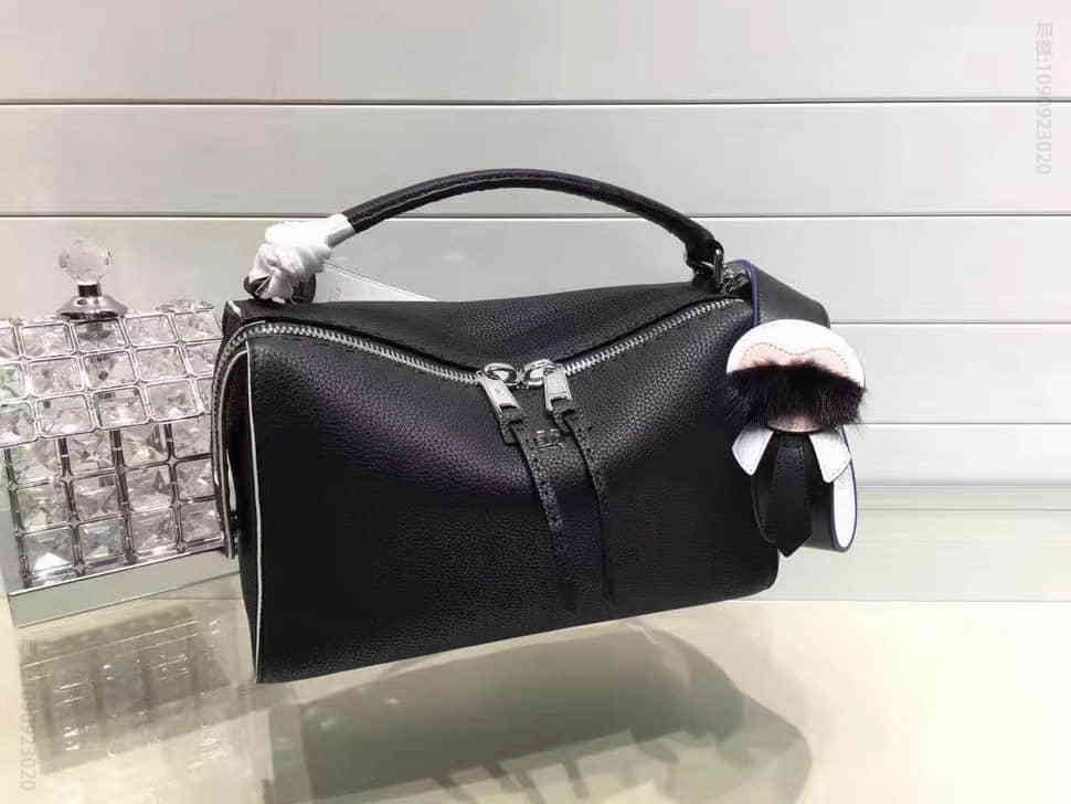 中国官网芬迪FENDI 外缝线Lei selleria手袋 手提肩背包