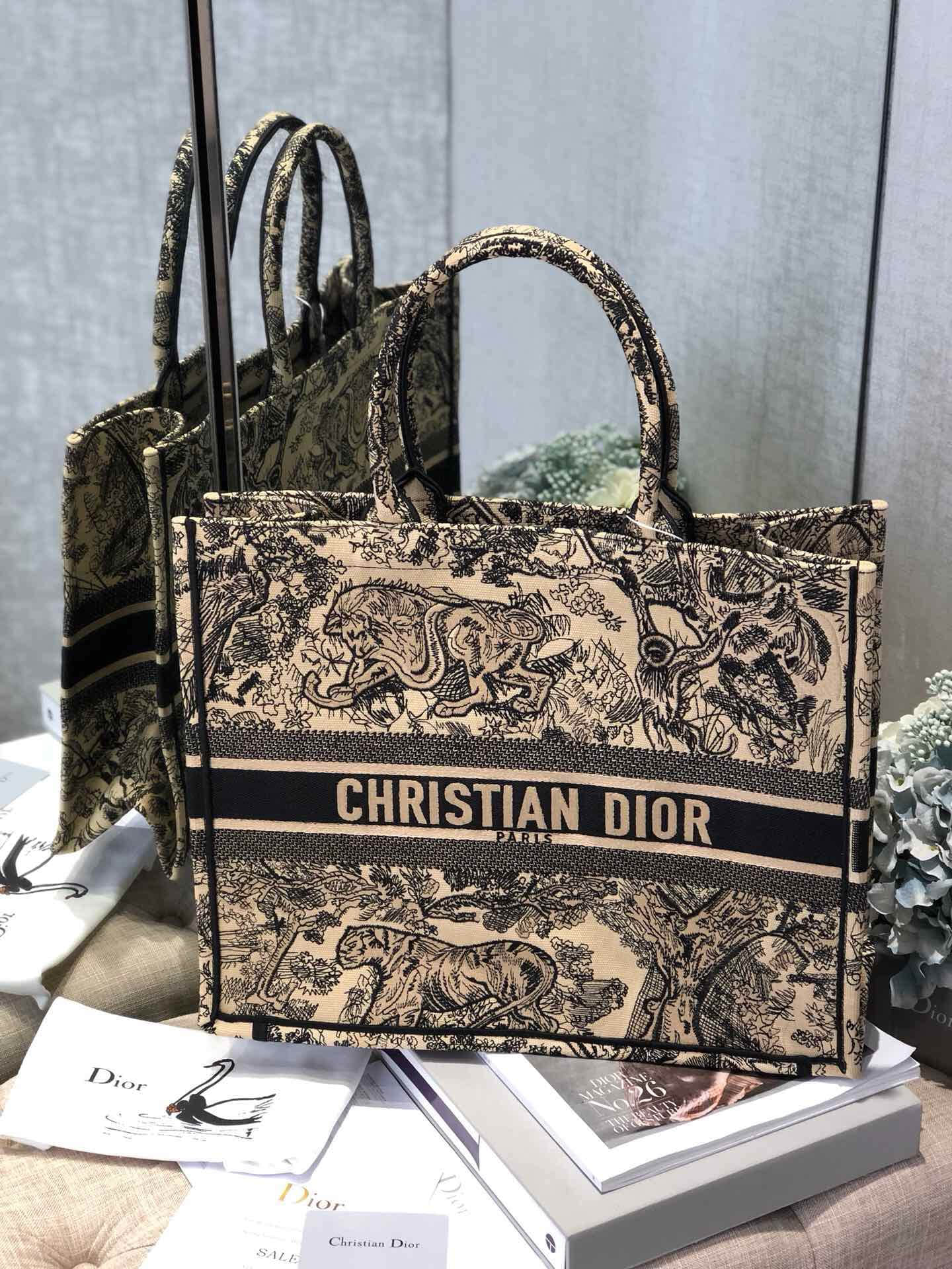 原单迪奥女士购物袋 迪奥女士购物袋 Dior/迪奥 2023Cruise 野生动物刺绣Totebag购物袋 
