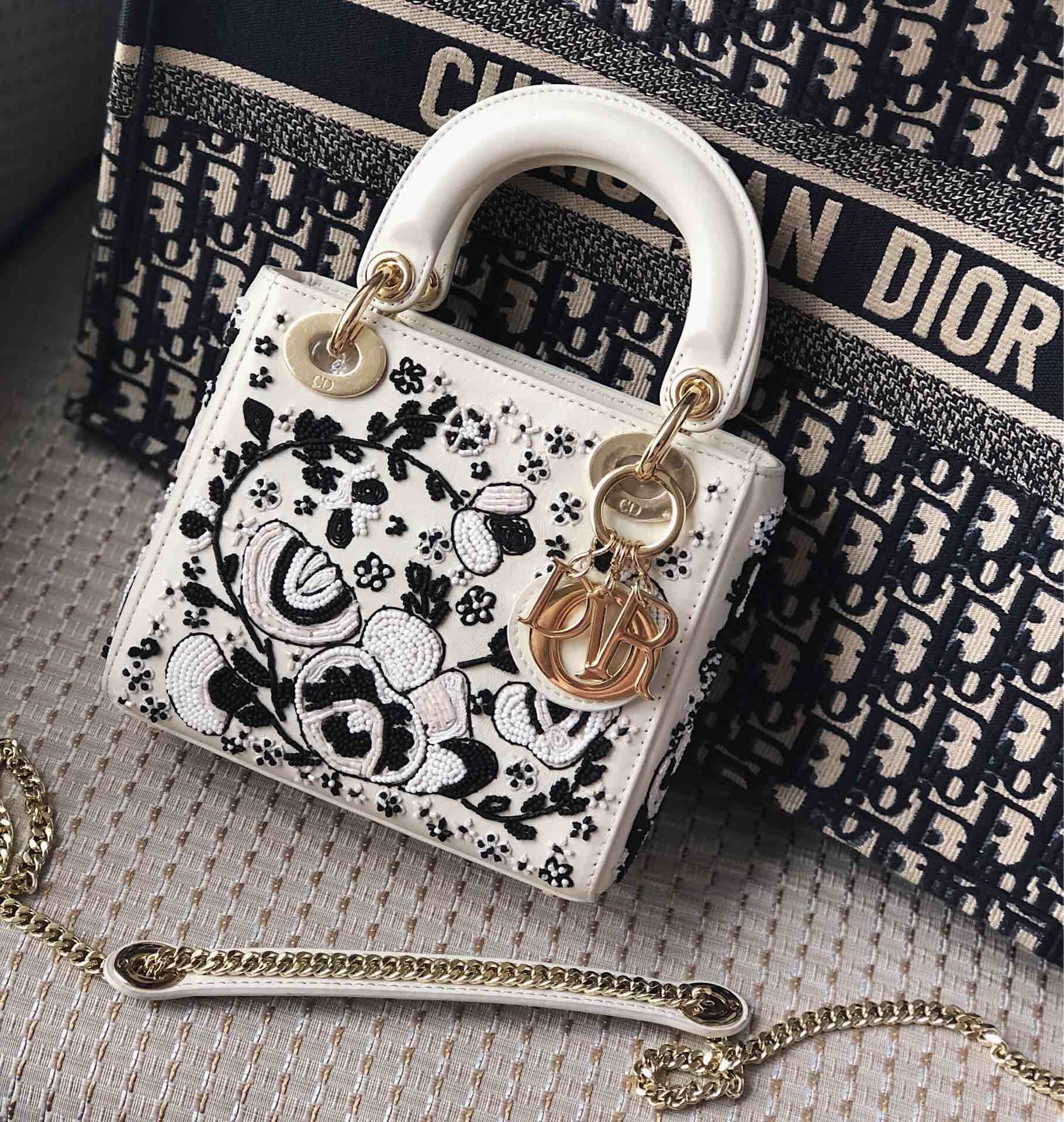 Dior/迪奥 Mini Floral Embroidery Lady 3格...