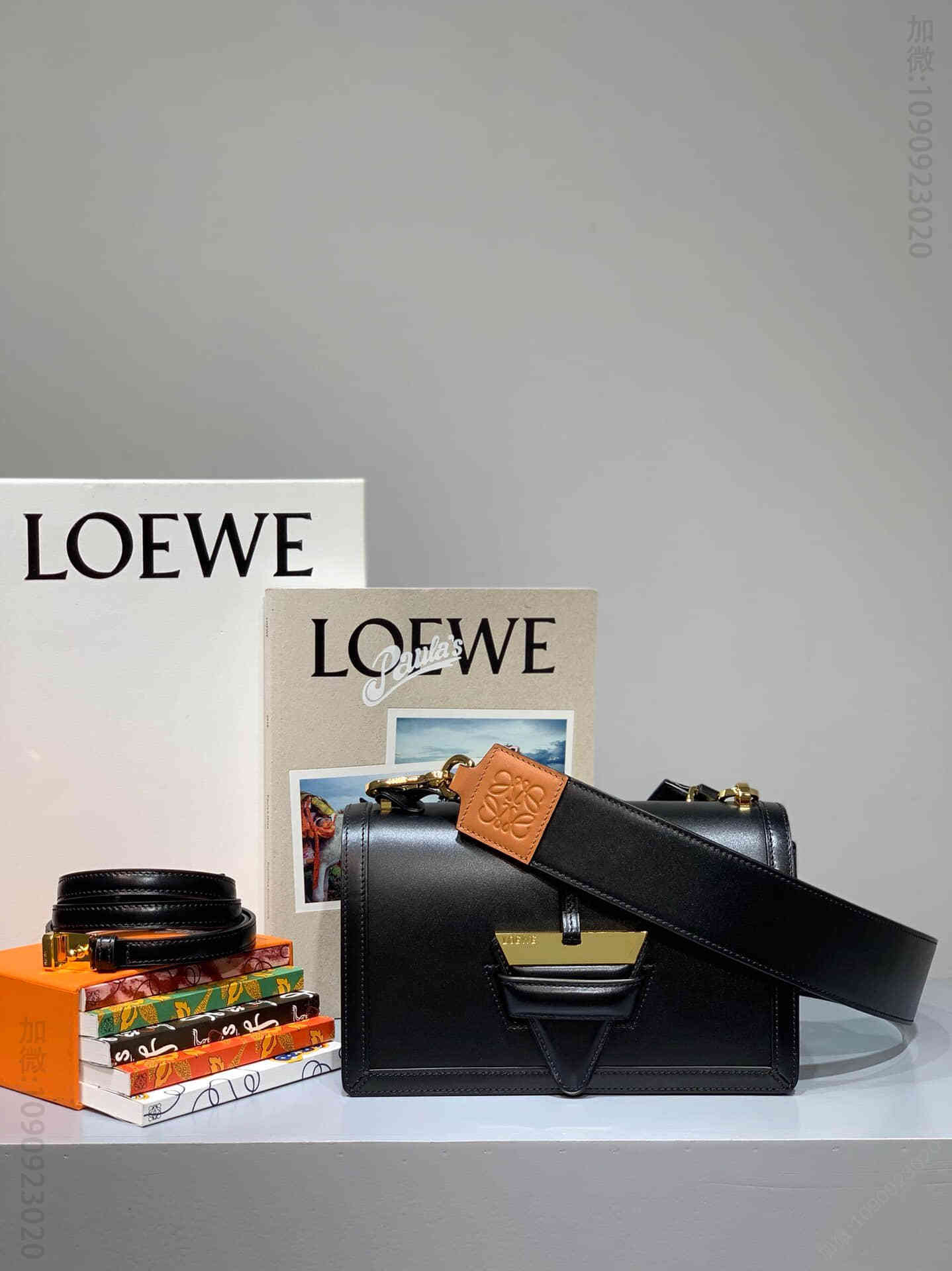 Loewe/罗意威 2023新款宽肩带Barcelona三角包 黑色