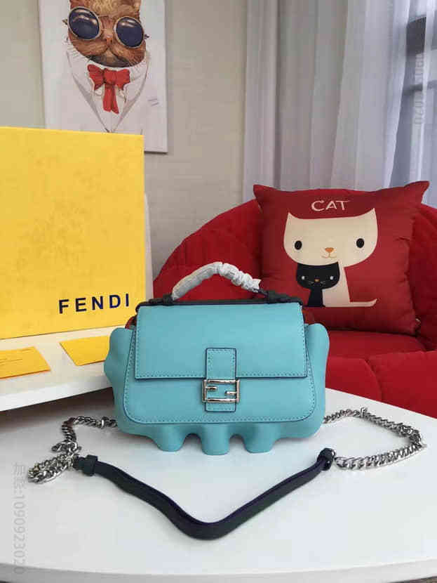 意大利原单Fendi走秀款牛胎皮波纹波浪主题款斜挎包
