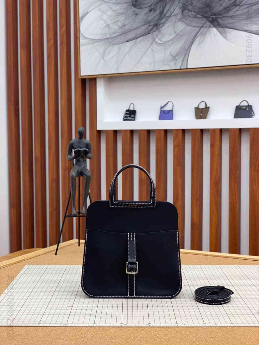 Hermes/爱马仕 mini halzan马蹄包 克色22CM