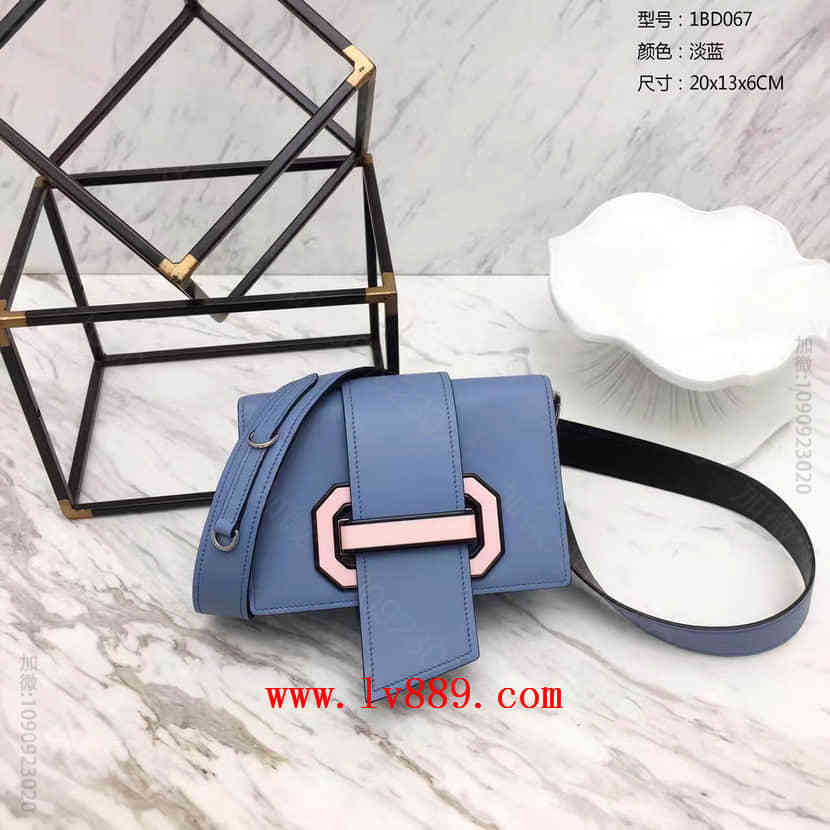 2017最新款杨幂同款 PRADA 1BD067 树脂玻璃搭扣 纳帕牛皮 女...