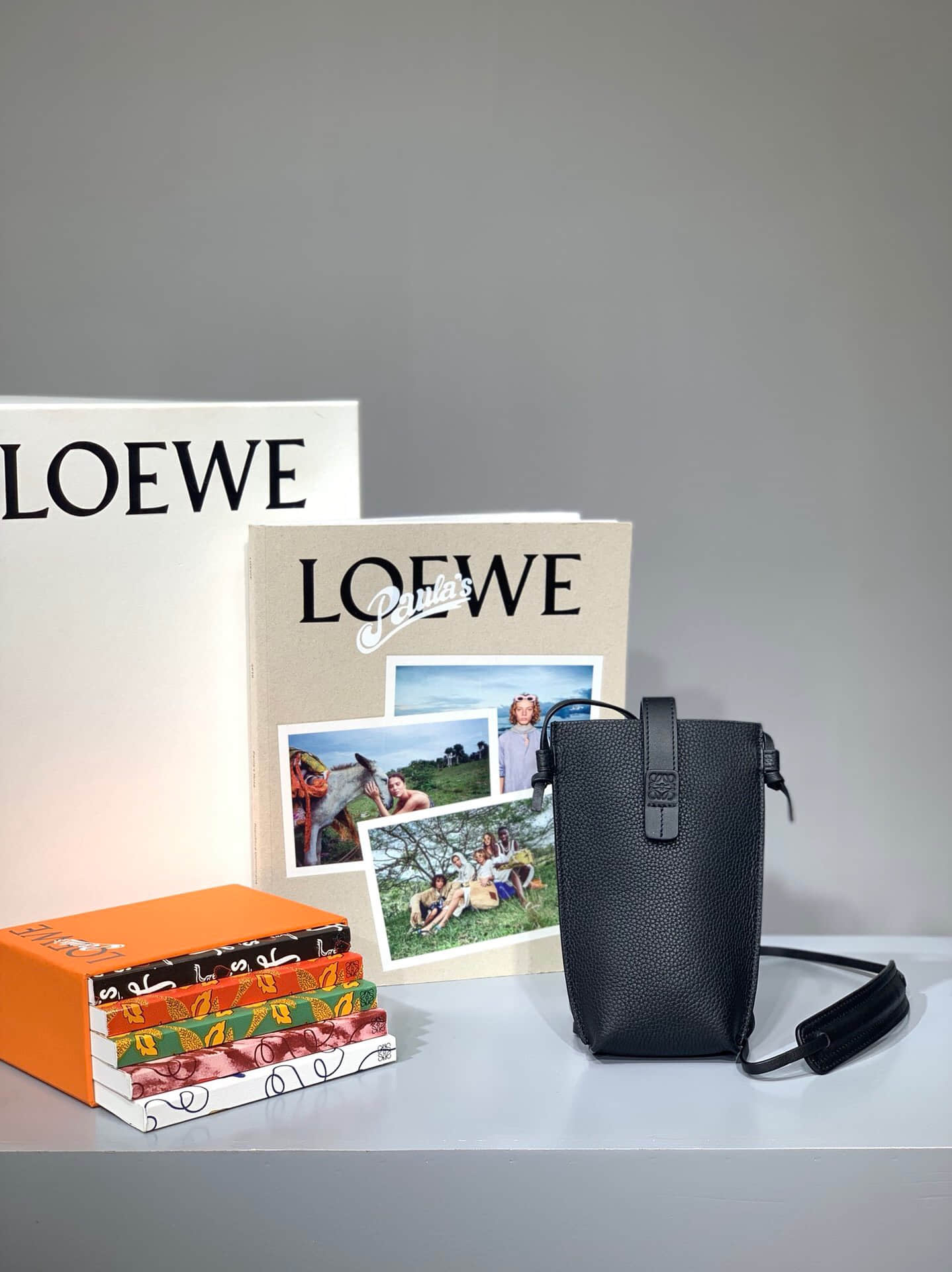 Loewe/罗意威 2023新款pocket系列斜挎手机包