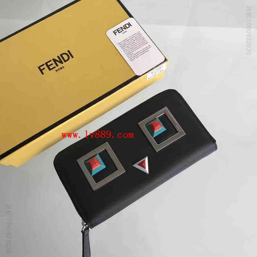 芬迪FENDI 0215 FENDI ROMA标志铆钉 小鸡长款拉链钱夾