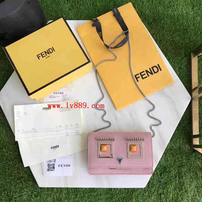 2017春季新款 芬迪FENDI 2346 小鸡图案柳钉斜挎包