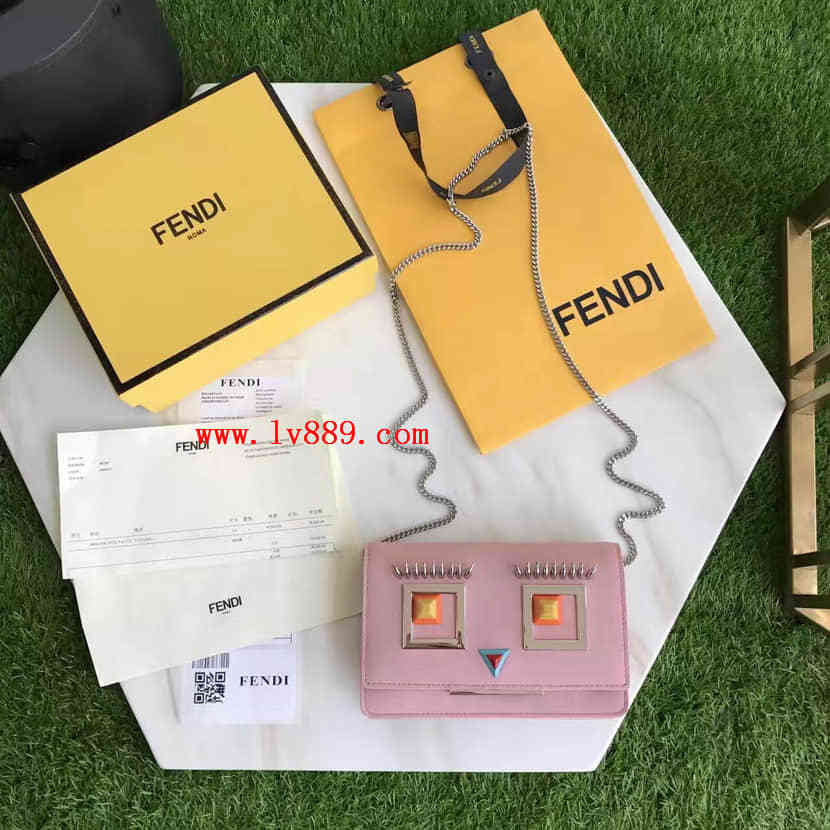 2017春季新款 芬迪FENDI 2346 小鸡图案柳钉斜挎包