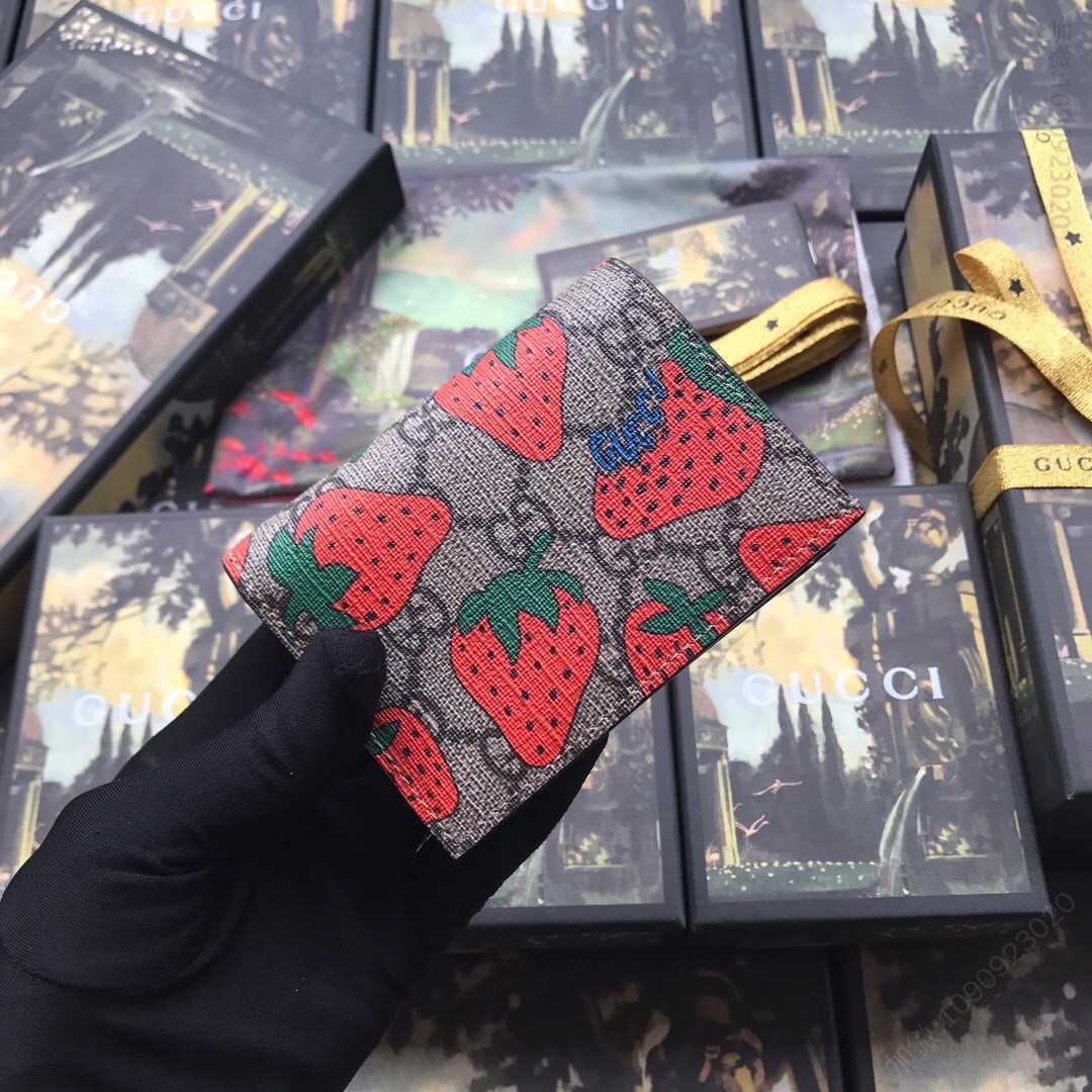 Gucci古驰 草莓印花 GG 卡包 573839