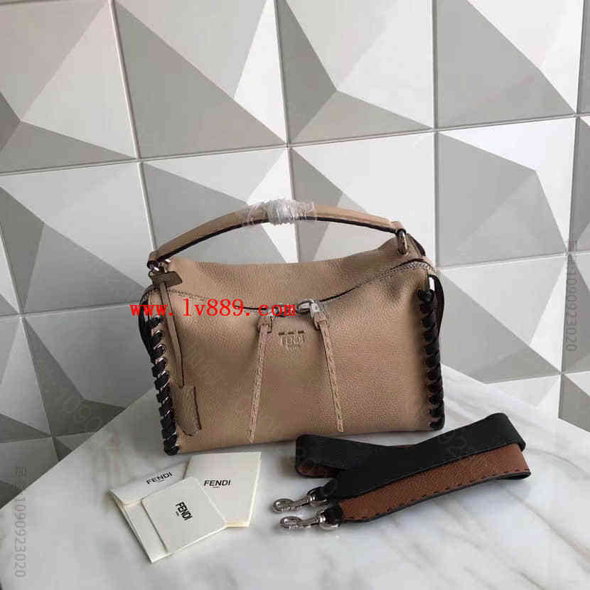 海外原单正品 芬迪FENDI 9762 秀场亮点 手工缝制 罗马皮革波士顿包