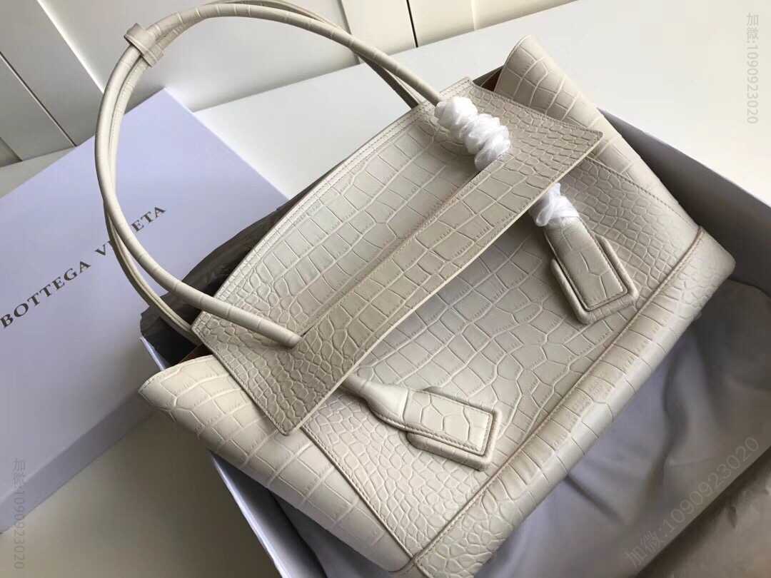 (Bottega Veneta)BV 575941鳄鱼纹大号手提包