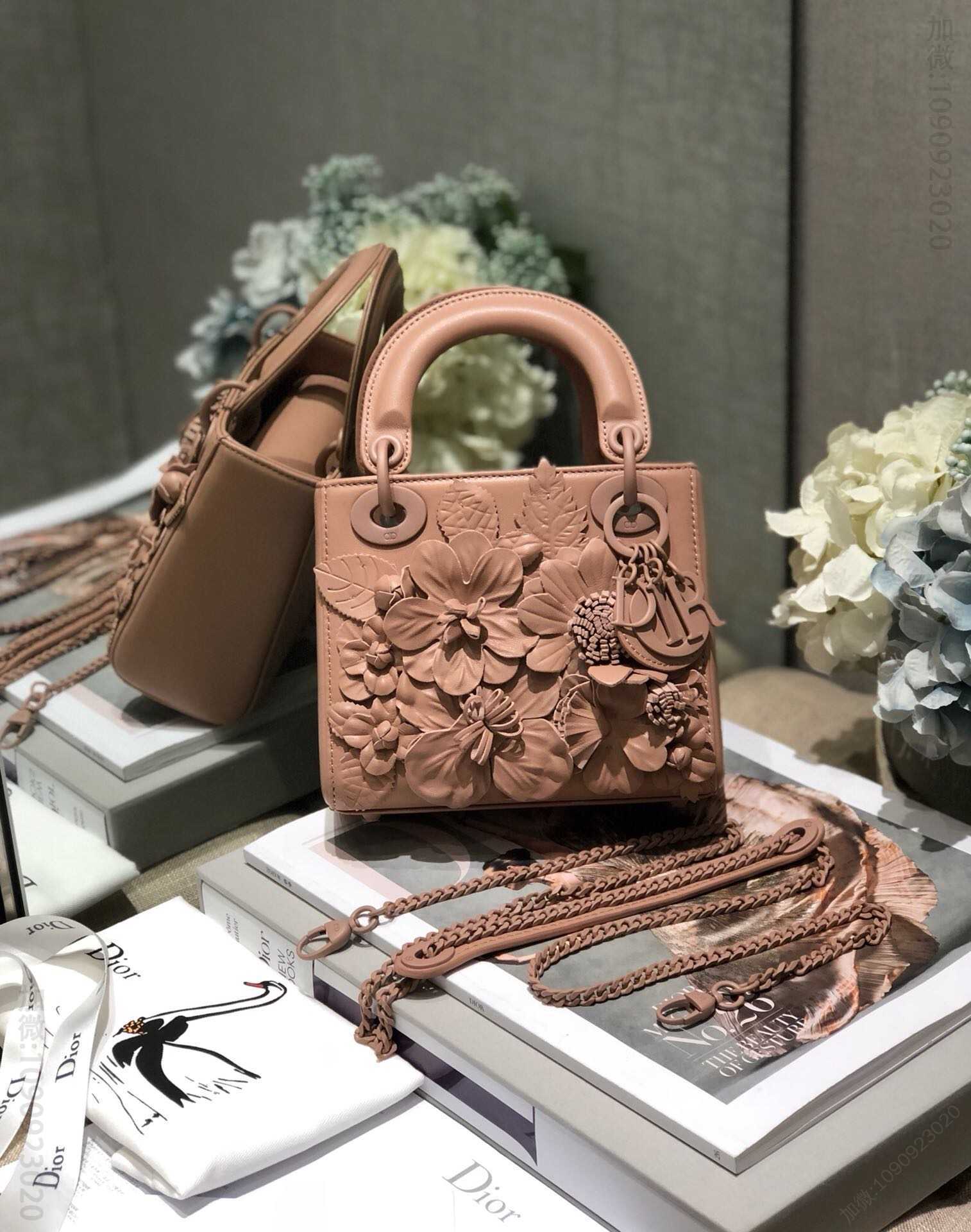 Dior/迪奥 Mini Lady 浮雕花朵小羊皮手袋
