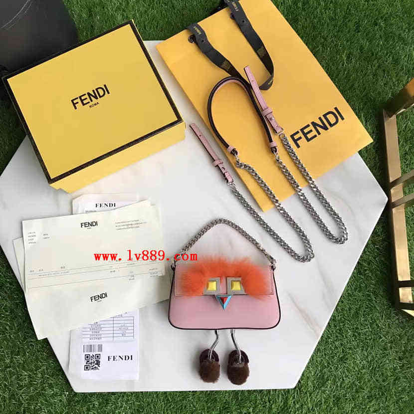 2017早春款 芬迪FENDI 303 MICROBAGUETTE 小鸡怪兽包