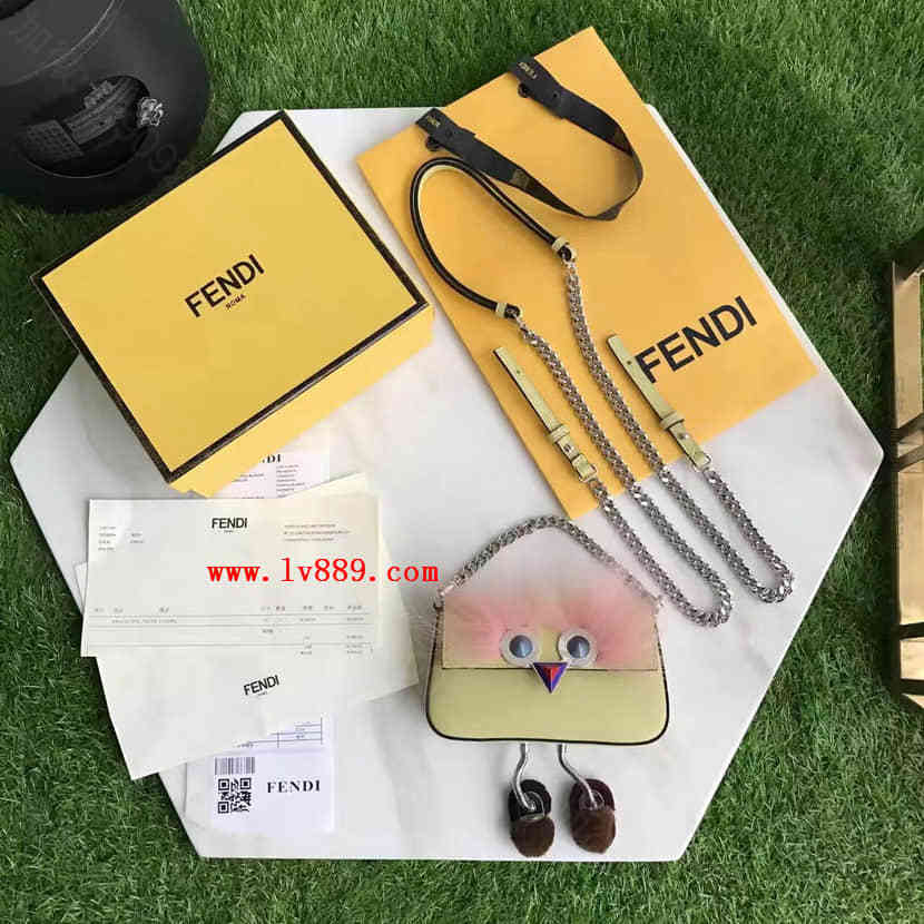 香港专柜代购 2017早春款 芬迪FENDI 303 MICROBAGUET...