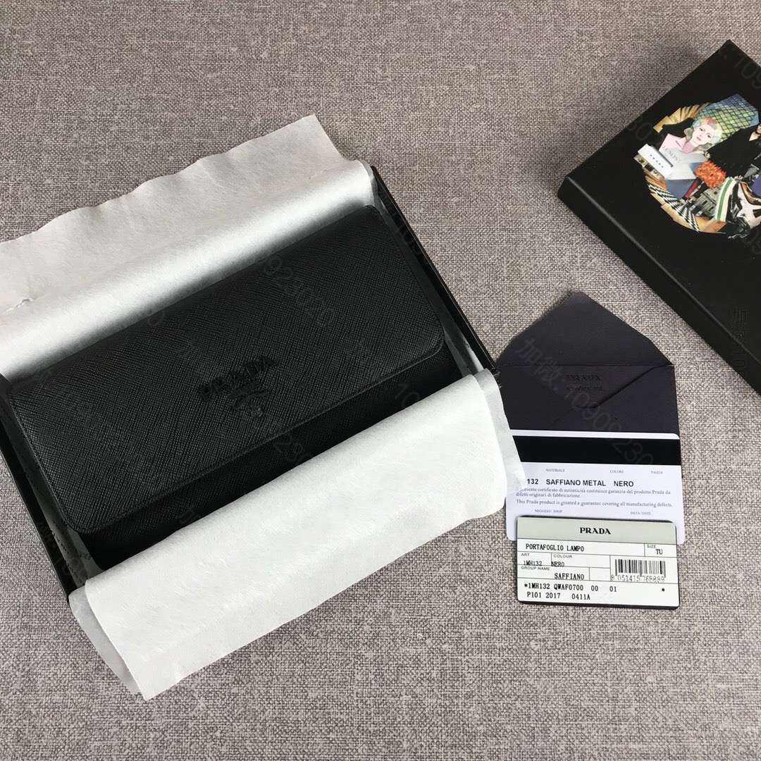 Prada/普拉达 十字纹牛皮新款女士翻盖钱夹 1MH132