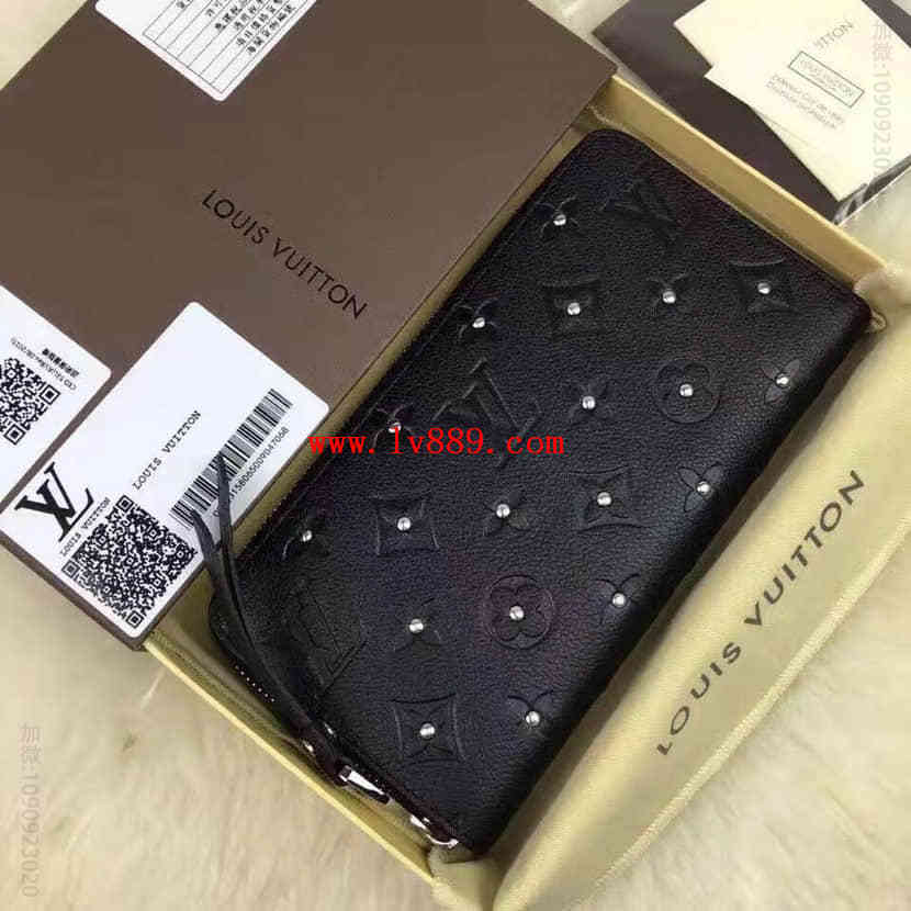 LV M61442 路易威登 图标形Zippy钱夹 Monogram Empreinte压纹钉饰