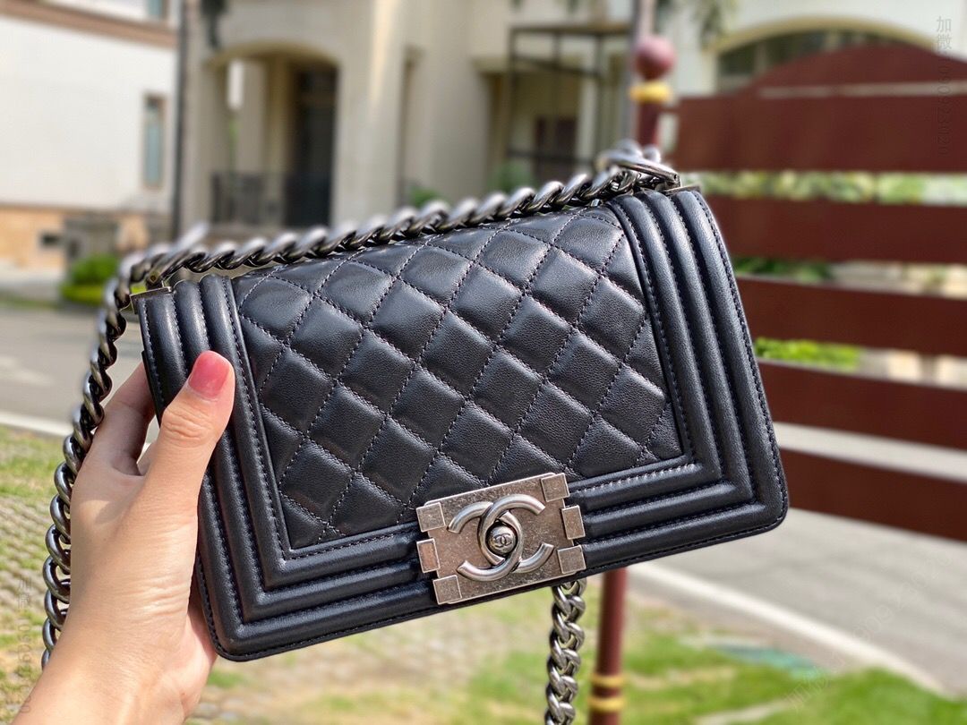 Chanel/香奈儿 Leboy20 辣妈款经典水洗羊皮配古银扣