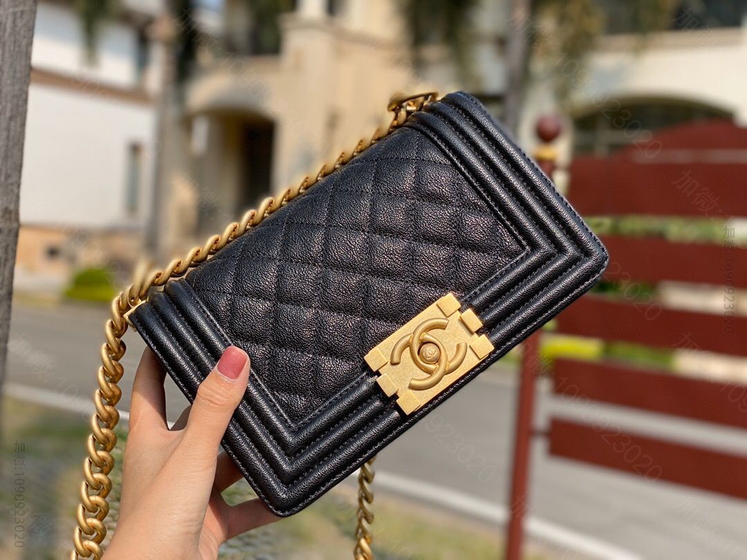 Chanel/香奈儿 小号Leboy20辣妈款进口胎牛皮芝麻纹配沙金扣